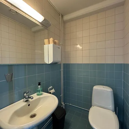 Kotimaailma - Hostellihuone 1 *