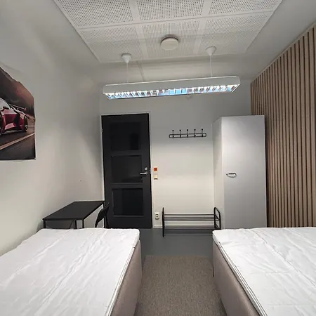 旅馆 Kotimaailma - Hostellihuone 1 *